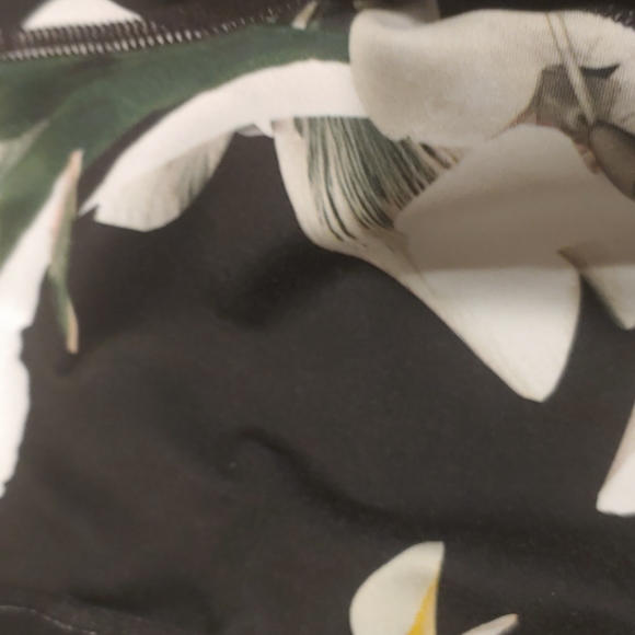 Athleta 3/4 Length Leggings Size S - Picture 8 of 8